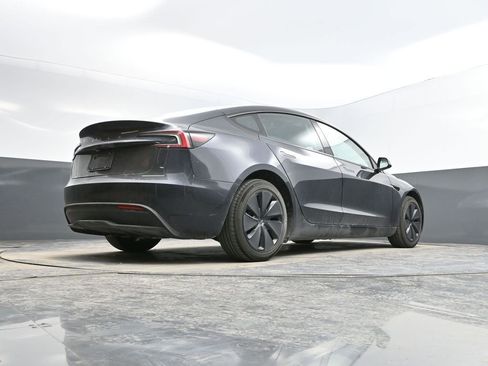 Used 2025 Tesla Model 3 Long Range image 34