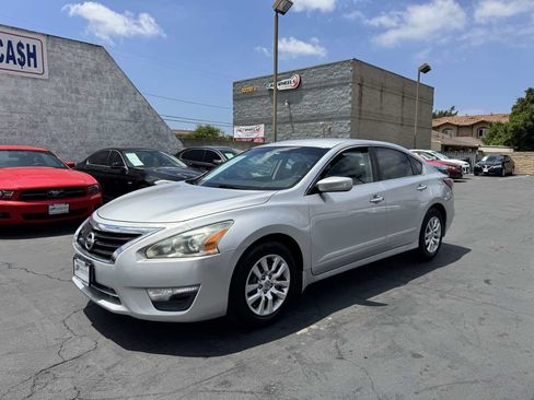 Used 2014 Nissan Altima 2.5 S FWD image 12