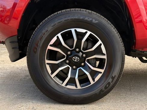 Used 2021 Toyota Tacoma TRD Sport image 10