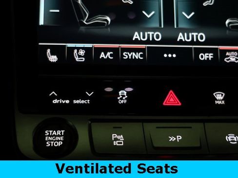 Used 2025 Audi RS Q8 performance image 40