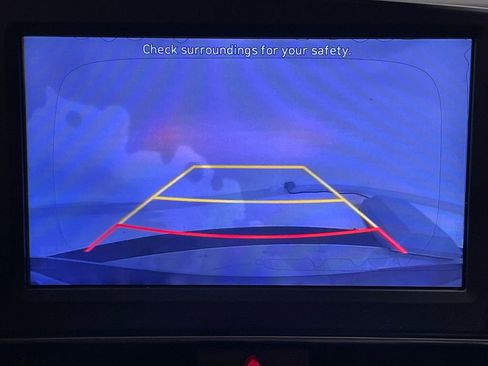 Used 2021 Hyundai Elantra SE image 4