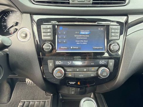 Used 2017 Nissan Rogue Sport SL FWD image 28