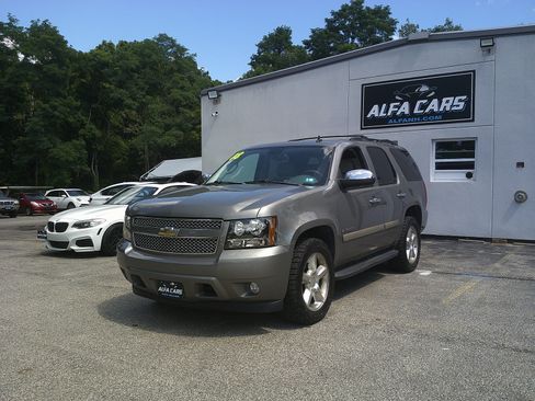 Used 2008 Chevrolet Tahoe LTZ w/ LTZ Preferred Equipment Group AWD/4WD image 1