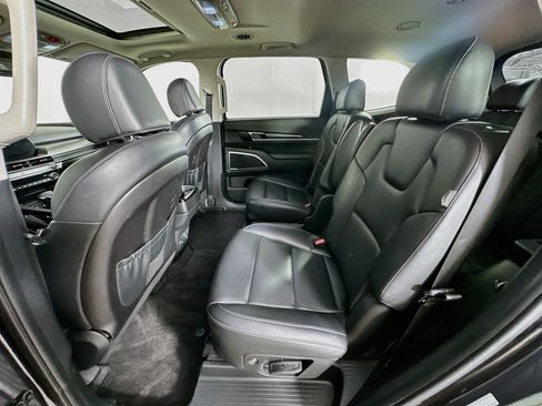 Used 2025 Kia Telluride S FWD image 29