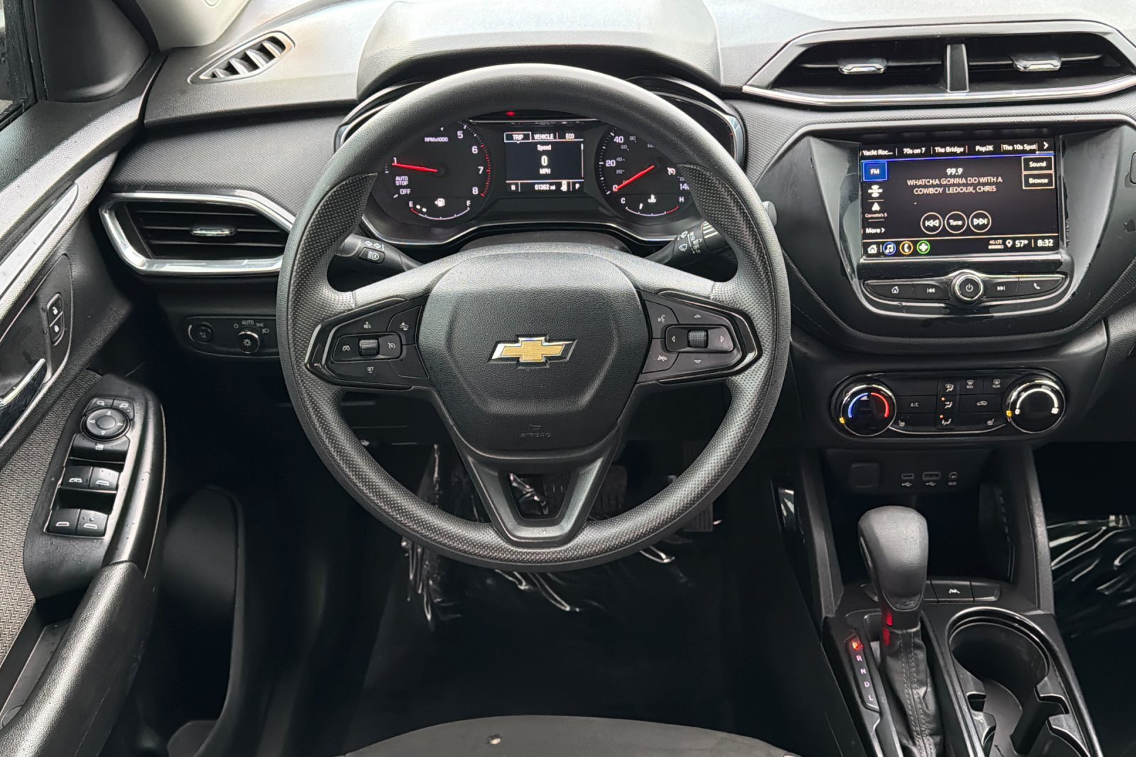 Used 2023 Chevrolet TrailBlazer LT FWD image 11