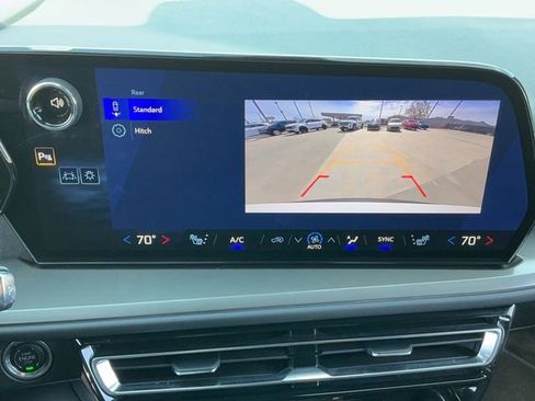 Used 2026 Chevrolet Traverse LT image 22