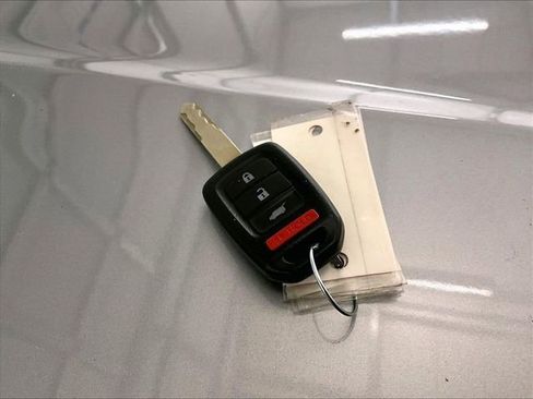 Used 2021 Honda HR-V LX image 9