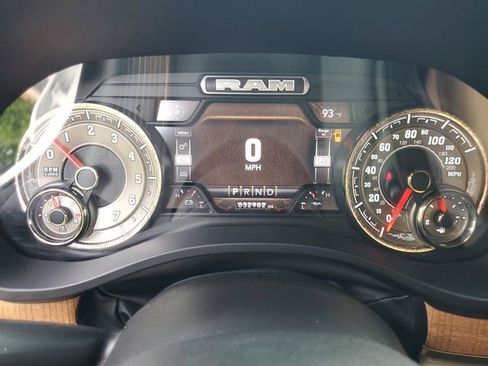 Used 2022 RAM 1500 Limited w/ Body Color Bumper Group AWD/4WD image 13