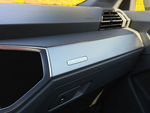 Used 2025 Audi Q3 2.0T Premium image 25