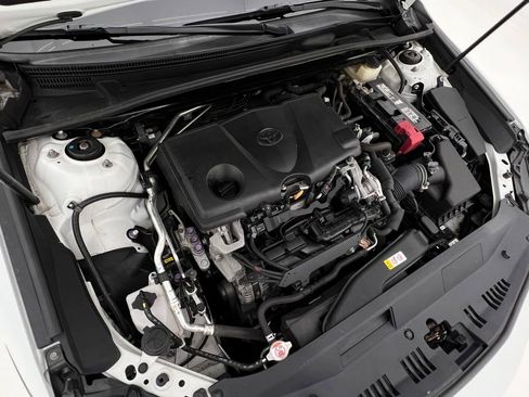 Used 2018 Toyota Camry XSE image 28