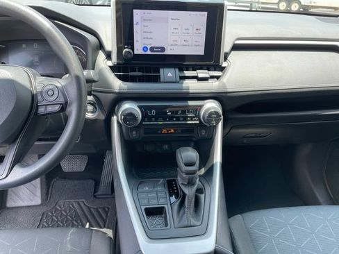 Used 2024 Toyota RAV4 XLE AWD/4WD image 4