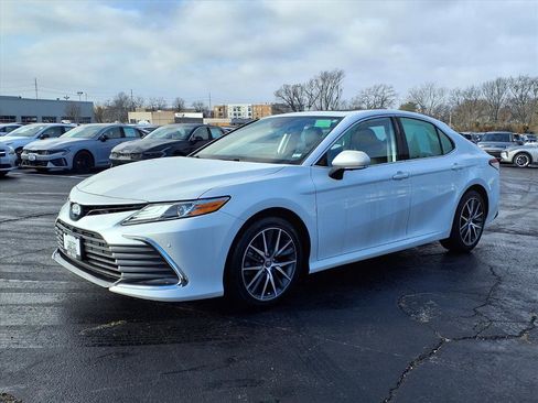 Used 2022 Toyota Camry XLE image 31