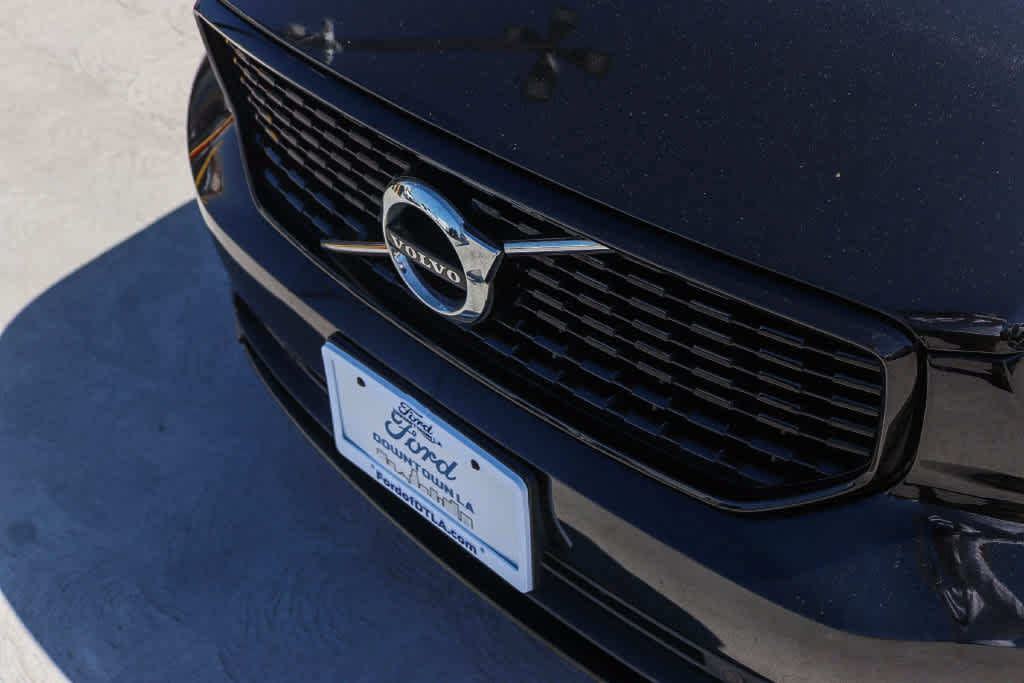 Used 2019 Volvo XC40 T5 R-Design AWD/4WD image 10