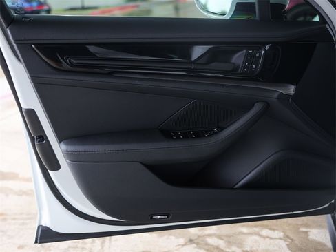 Certified 2025 Porsche Panamera 4 image 29