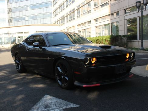Used 2019 Dodge Challenger R/T Scat Pack RWD image 1