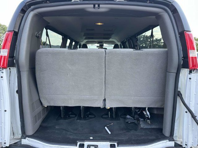 Used 2020 Chevrolet Express 3500 LT w/ LT Preferred Equipment Group RWD image 13