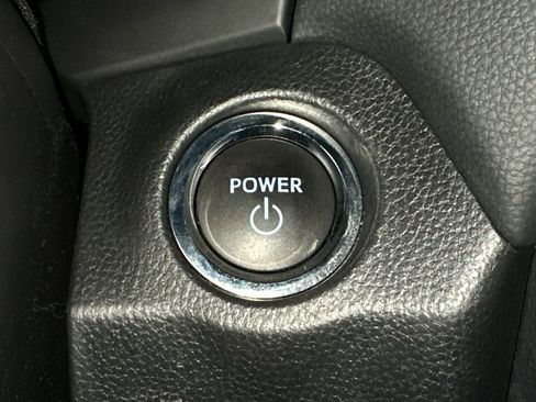 Used 2025 Toyota RAV4 XLE AWD/4WD image 27