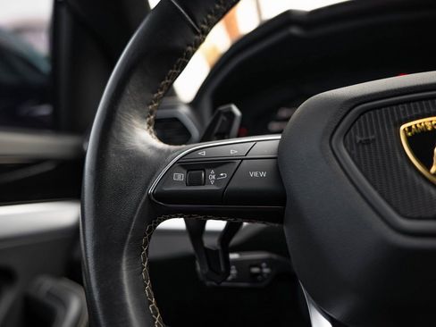 Used 2024 Lamborghini Urus S image 11