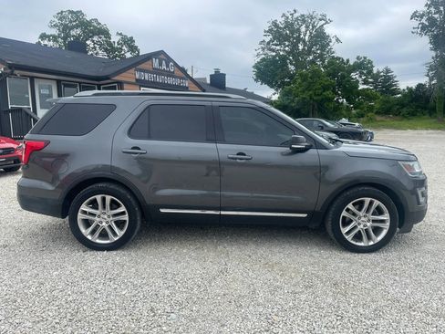 Used 2016 Ford Explorer XLT w/ Equipment Group 202A FWD image 6
