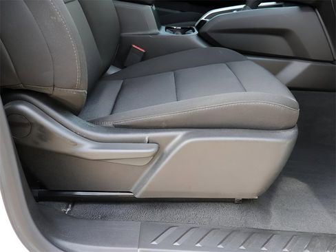 Used 2024 Chevrolet Colorado Trail Boss w/ Technology Package image 12