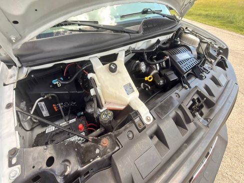 Used 2017 GMC Savana 3500 RWD image 48