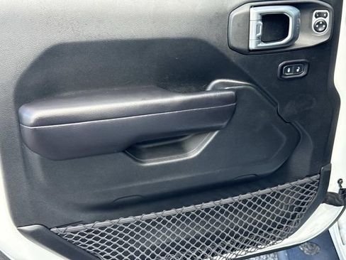 Used 2018 Jeep Wrangler Unlimited Sport S AWD/4WD image 17
