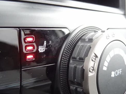 Used 2025 Toyota Tacoma TRD Sport AWD/4WD image 25