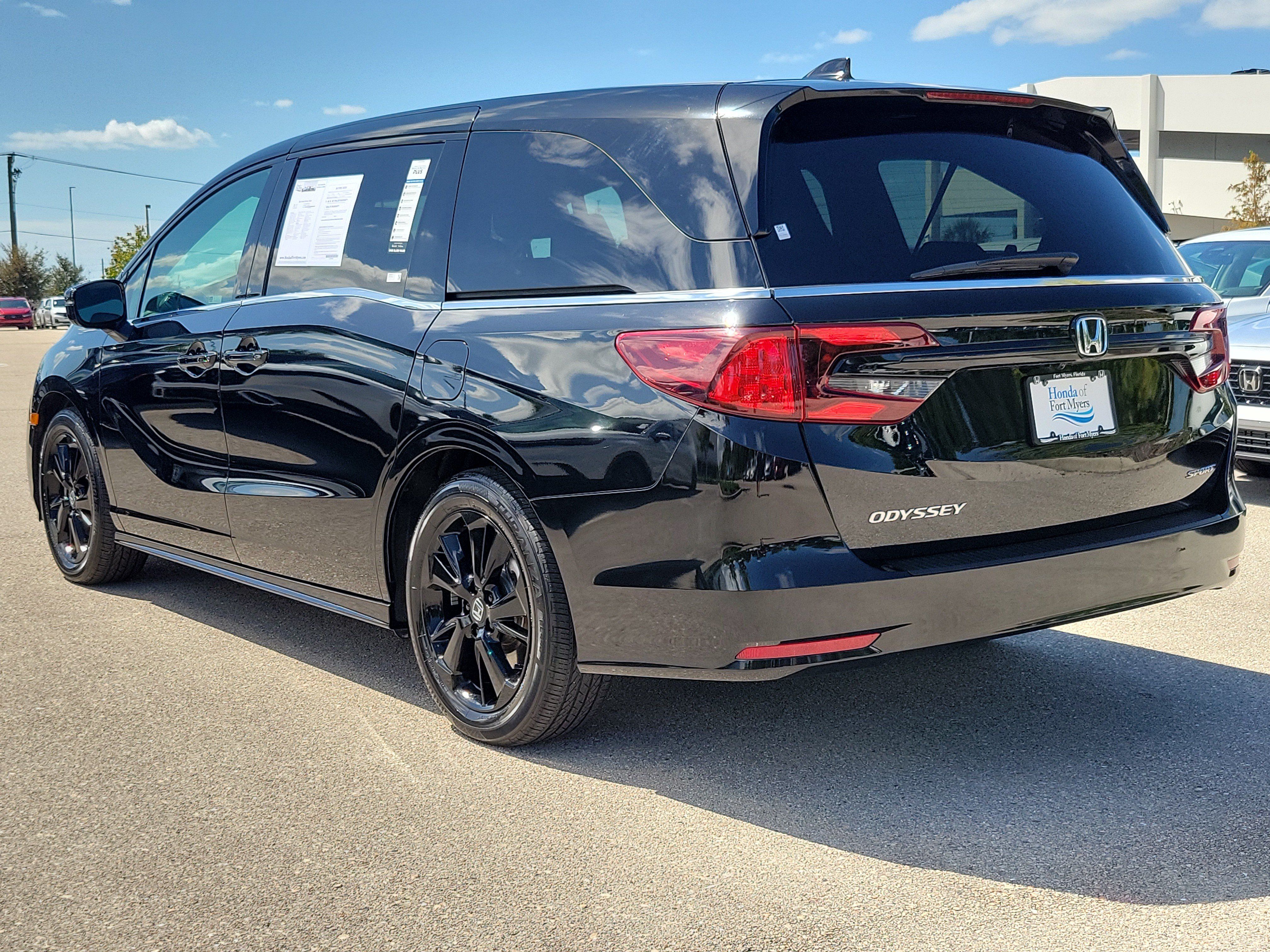 Used 2024 Honda Odyssey Sport image 4
