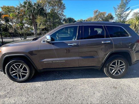Used 2021 Jeep Grand Cherokee Limited image 30