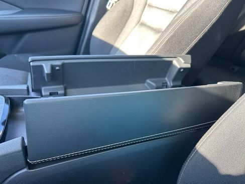 Certified 2025 Nissan Rogue SV image 40