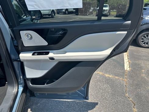 New 2026 Lincoln Aviator Reserve w/ Luxury Package AWD/4WD image 17