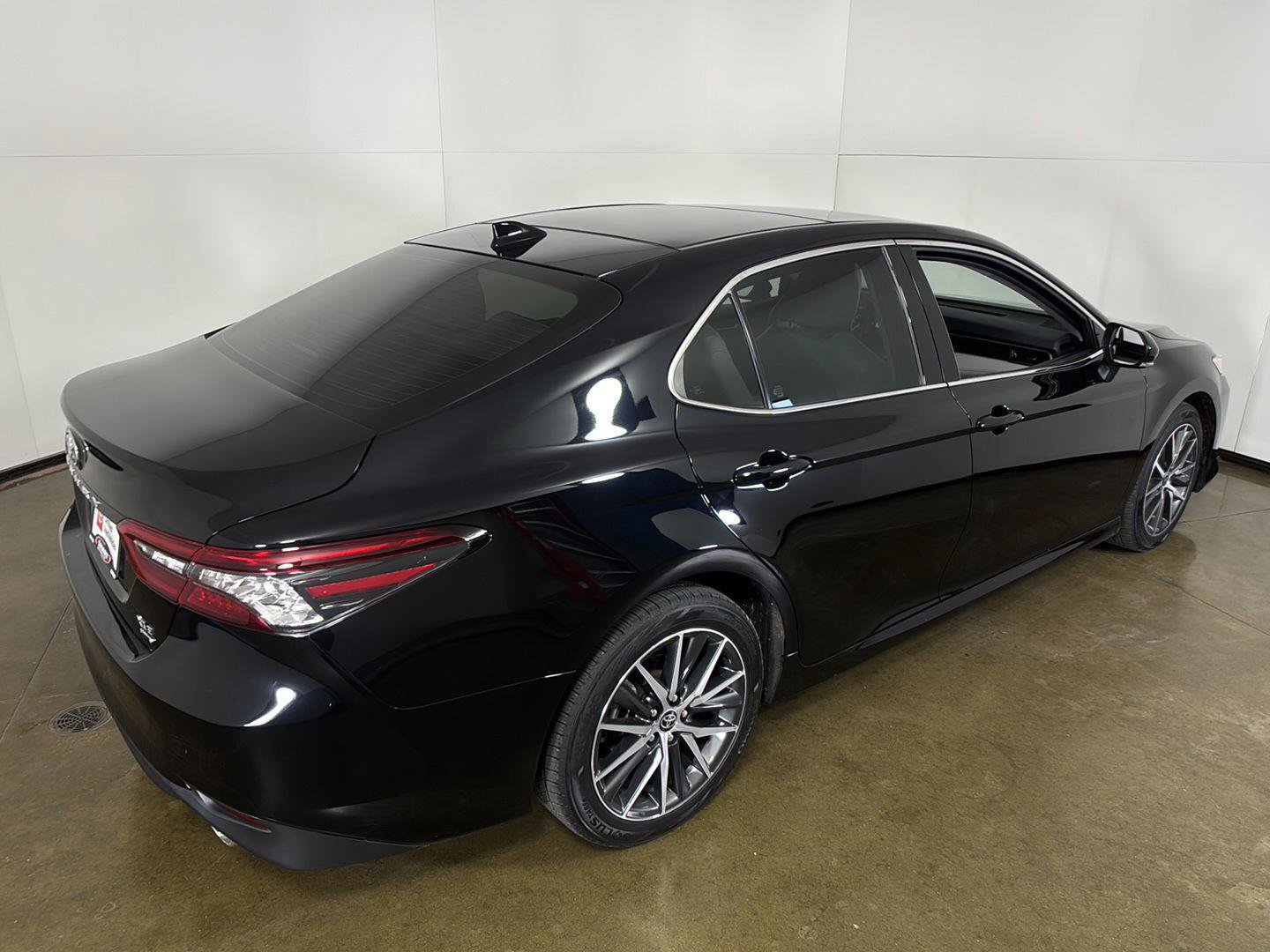 Used 2023 Toyota Camry XLE w/ Cold Weather Package AWD/4WD image 11