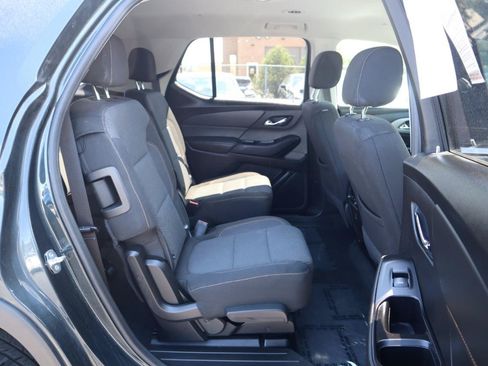 Used 2019 Chevrolet Traverse LT FWD image 12
