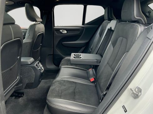 Used 2021 Volvo XC40 P8 Recharge w/ Advanced Package image 11