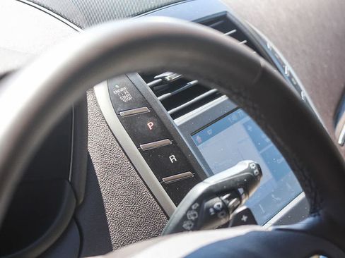 Used 2019 Lincoln MKC Reserve FWD image 24