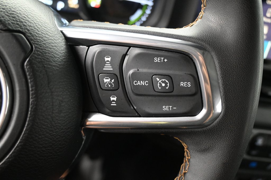 Used 2024 Jeep Wrangler Unlimited Sahara AWD/4WD image 20