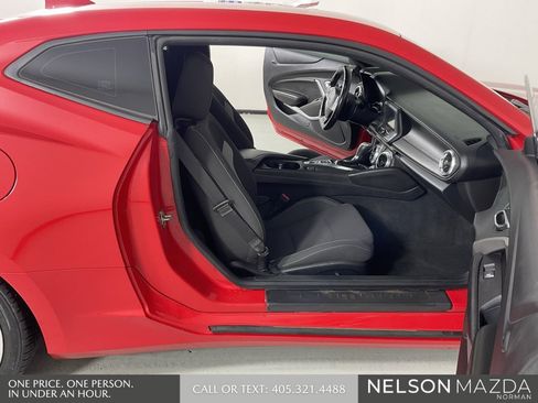 Used 2018 Chevrolet Camaro LT w/ RS Package image 14