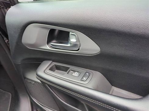Used 2019 Chrysler Pacifica Limited w/ Advanced Safetytec Group FWD image 27