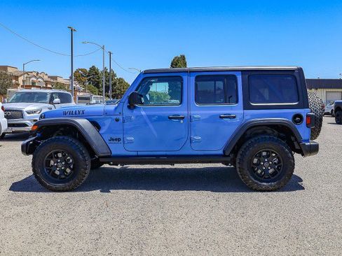 Used 2024 Jeep Wrangler Willys image 7