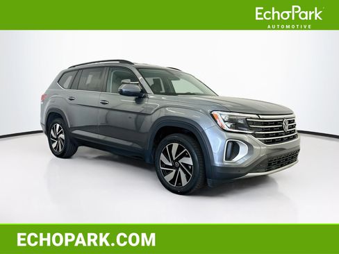 Used 2025 Volkswagen Atlas SE AWD/4WD image 1