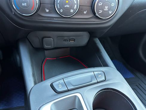 Used 2026 Chevrolet Trax RS image 60