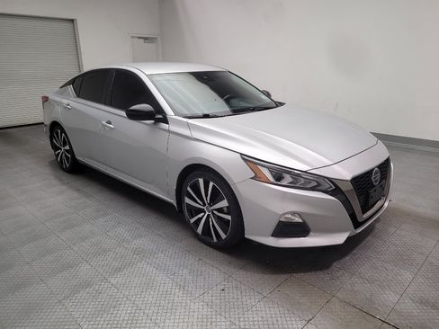 Used 2022 Nissan Altima 2.5 SR FWD image 13
