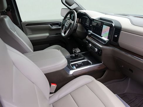 Used 2024 GMC Sierra 1500 SLT AWD/4WD image 33