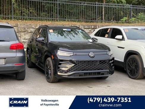 Used 2026 Volkswagen Tiguan SE R-Line FWD image 1