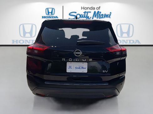 Used 2023 Nissan Rogue SV FWD image 6