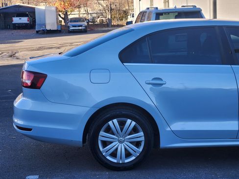 Used 2017 Volkswagen Jetta S w/ Jetta S Cold Weather Package image 6