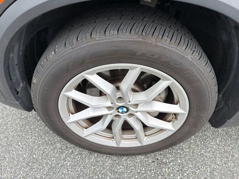 Used 2022 BMW X5 xDrive40i w/ Premium Package AWD/4WD image 13