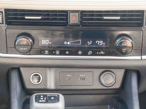 Used 2023 Nissan Rogue SV FWD image 16