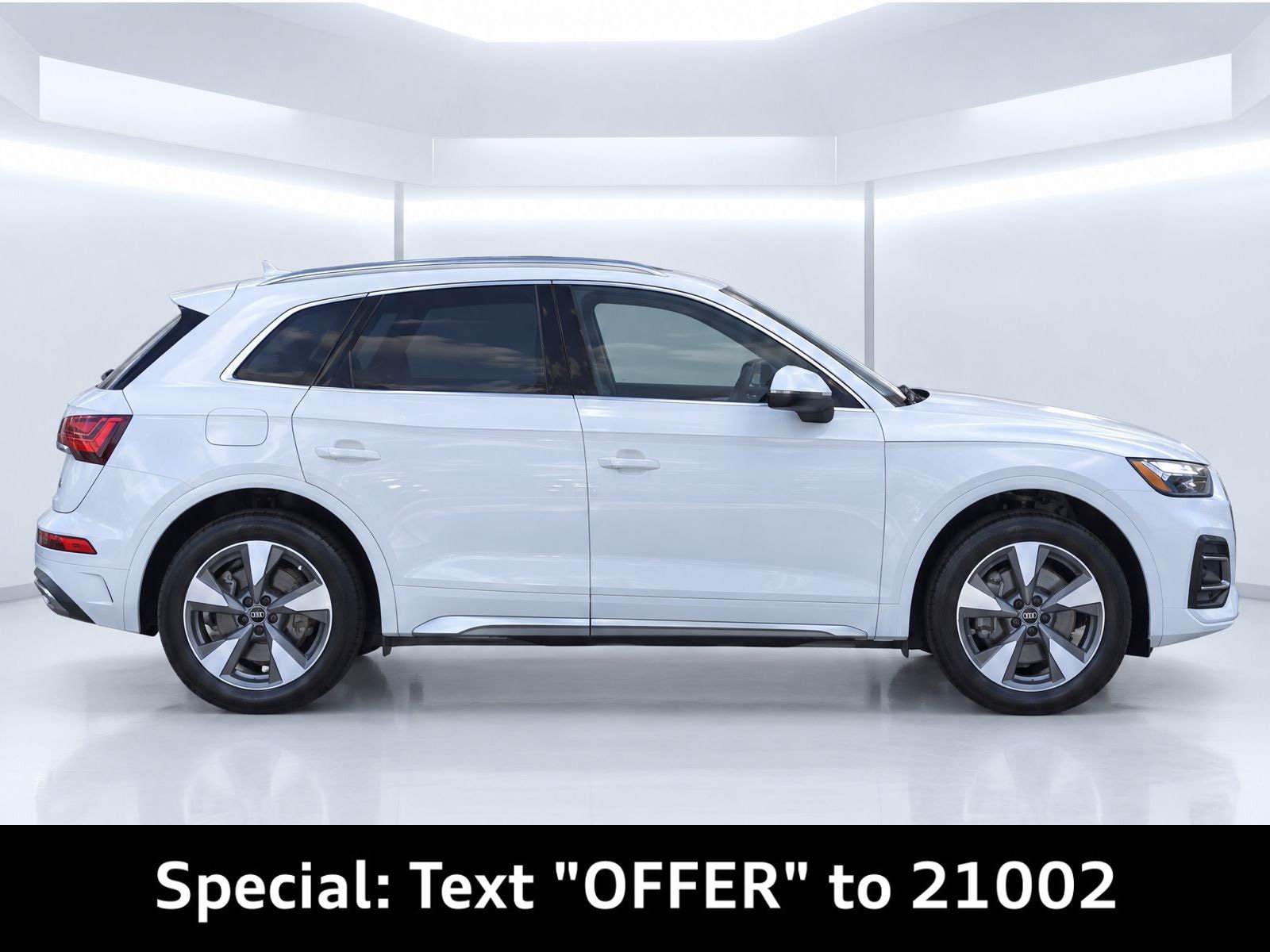 Certified 2023 Audi Q5 2.0T Premium Plus w/ Premium Plus Package AWD/4WD image 3