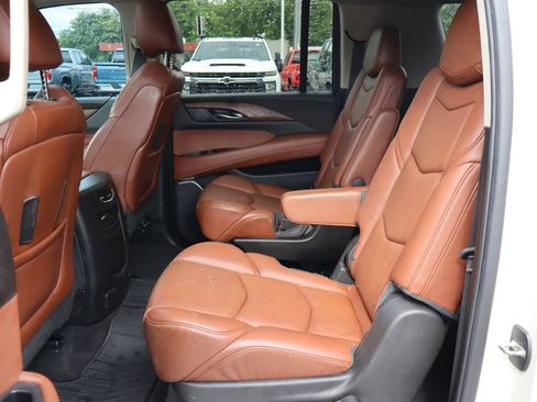Used 2015 Cadillac Escalade ESV Luxury AWD/4WD image 23